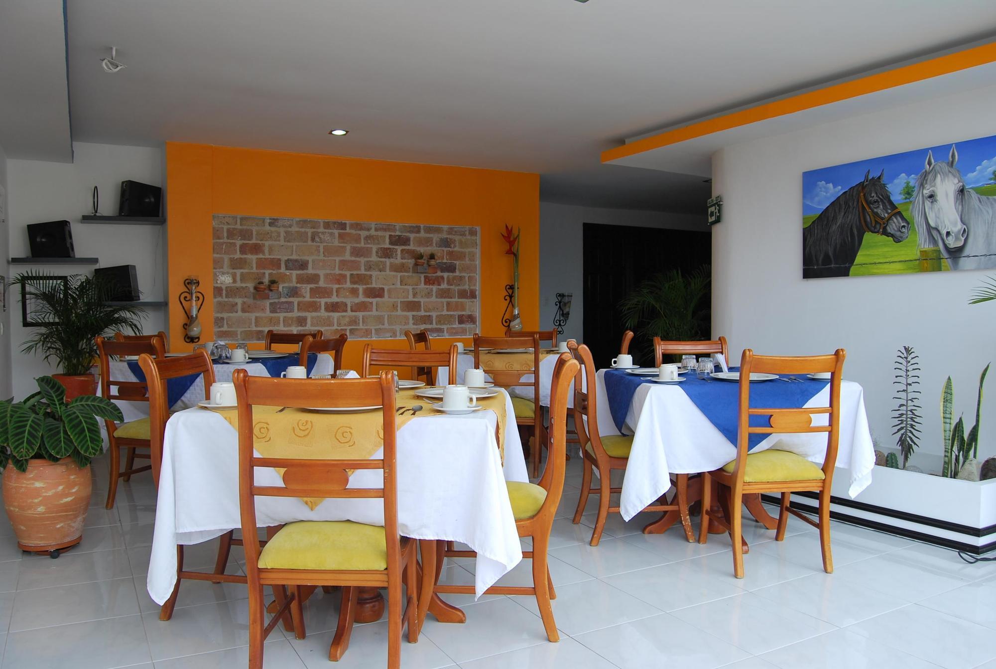 Hotel San Jeronimo Armenia ภายนอก รูปภาพ